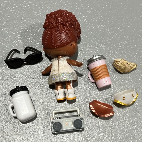 LOL Surprise doll with accessories - Picture 2 of 2
